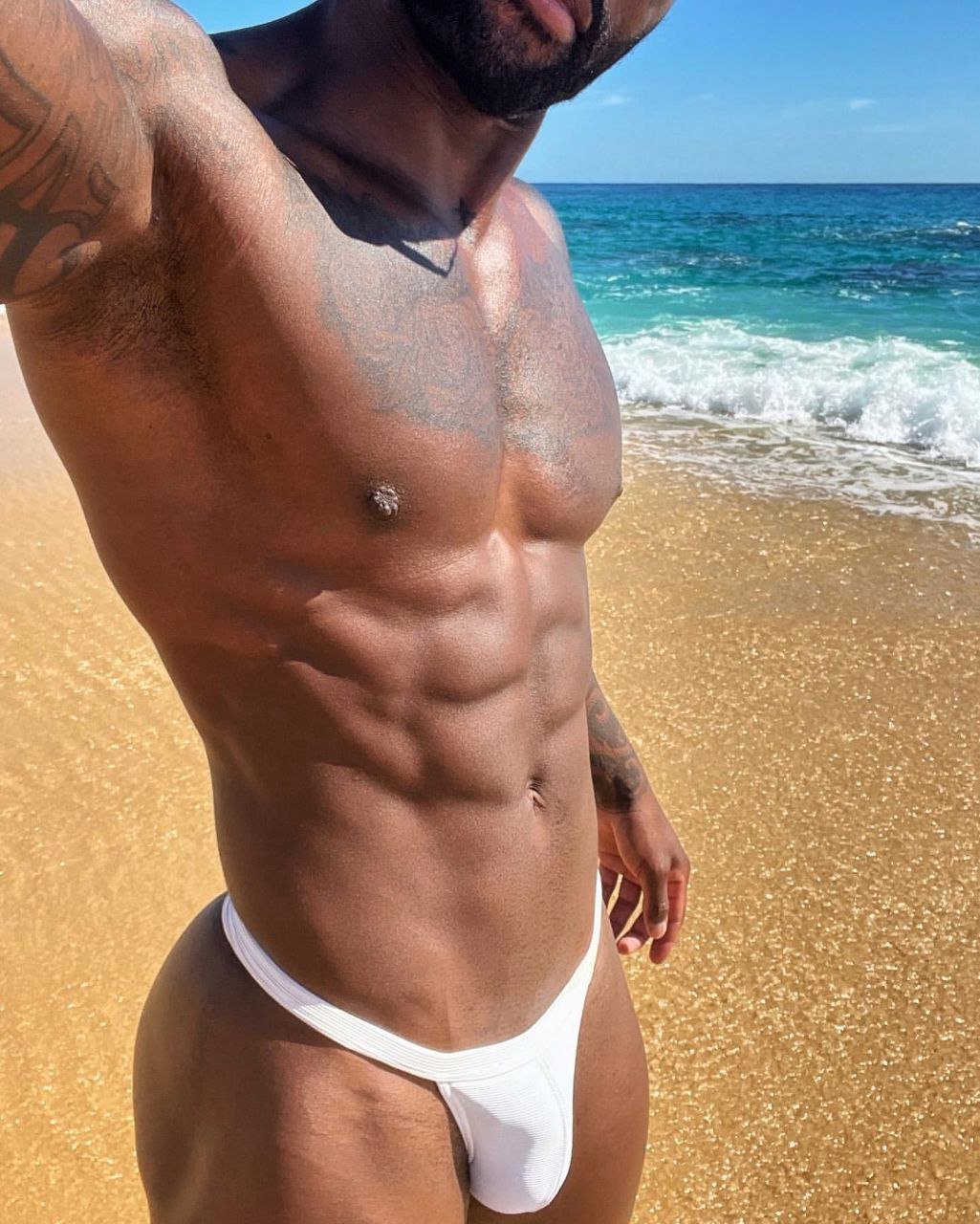 BLACK GAY   PICTURES : 309  VIDEOS : 62