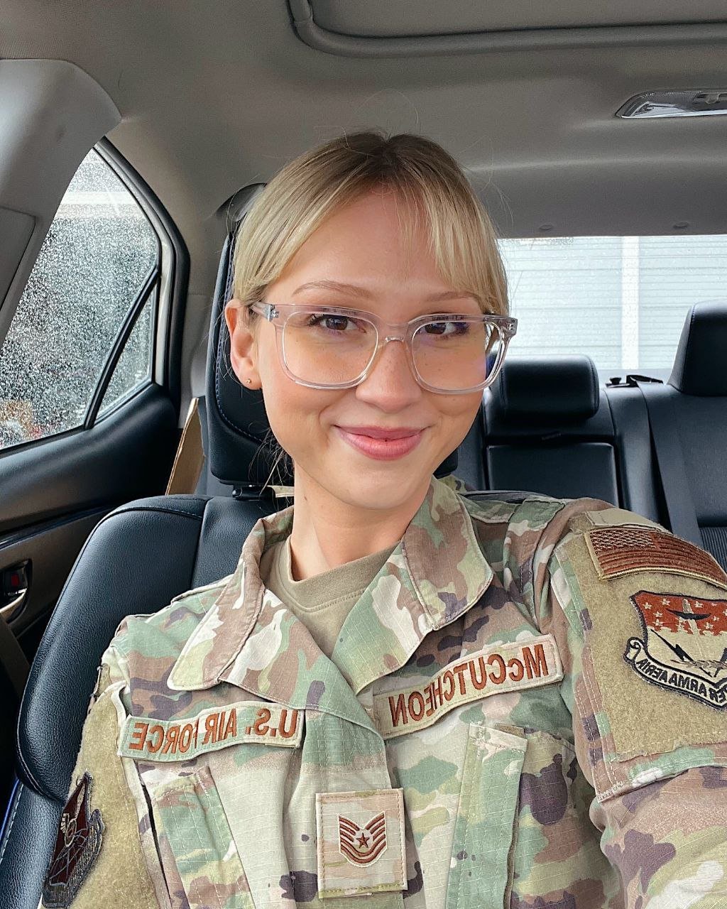 FEMALE MILITARY   PICTURES : 420  VIDEOS: 54